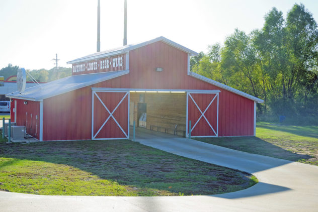 We're baaaaccck! Visiting the Bonnie and Clyde Beer Barn in Arcadia, Louisiana.